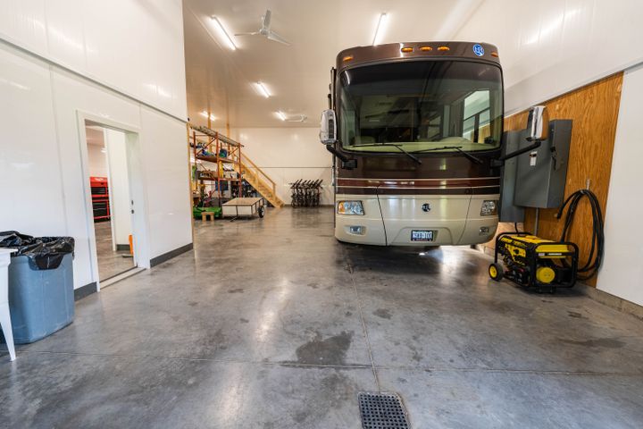 _dsc0750 at 813400 Base Line, Norwich