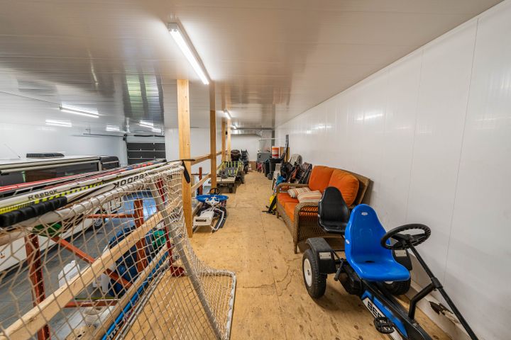 _dsc0765 at 813400 Base Line, Norwich