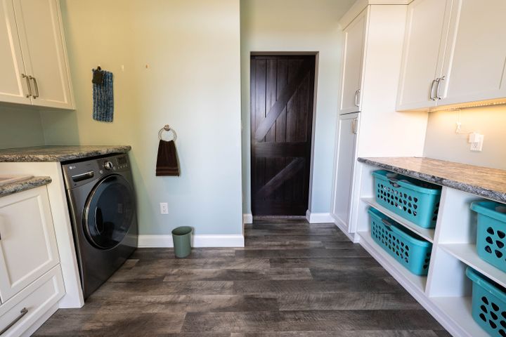 _dsc0825 at 813400 Base Line, Norwich