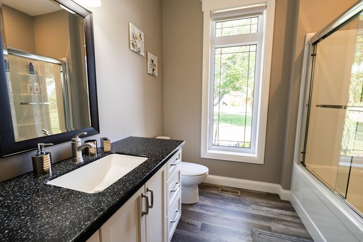 _dsc0939 at 813400 Base Line, Norwich