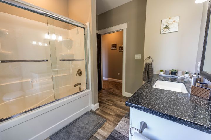 _dsc0942 at 813400 Base Line, Norwich