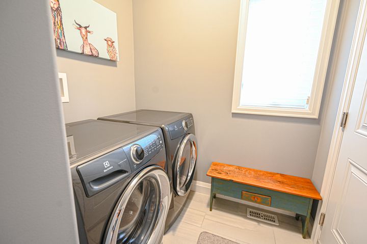 untitled-1553 at 12 Clayton Street