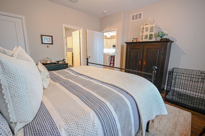 untitled-1555 at 12 Clayton Street