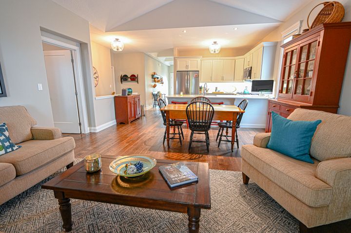 untitled-1558 at 12 Clayton Street