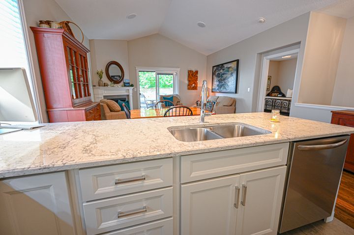 untitled-1563 at 12 Clayton Street