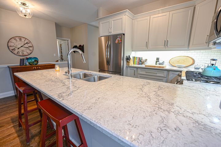 untitled-1564 at 12 Clayton Street