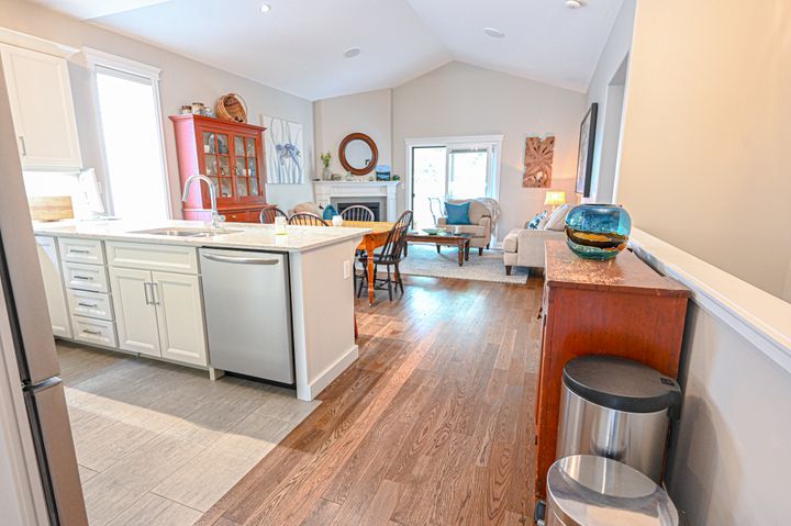 untitled-1566 at 12 Clayton Street