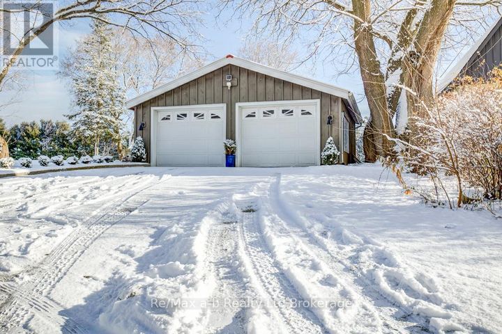 124719-mall-road-norwich-02 at 124719 Mall Road, Norwich