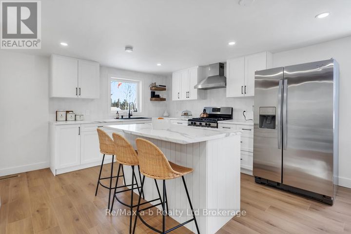 124719-mall-road-norwich-04 at 124719 Mall Road, Norwich