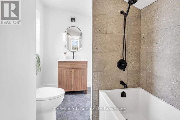 124719-mall-road-norwich-09 at 124719 Mall Road, Norwich