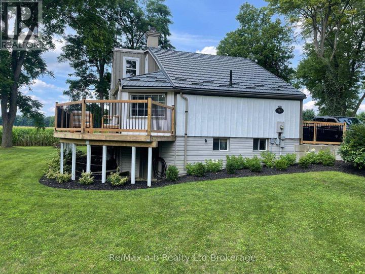 124719-mall-road-norwich-14 at 124719 Mall Road, Norwich