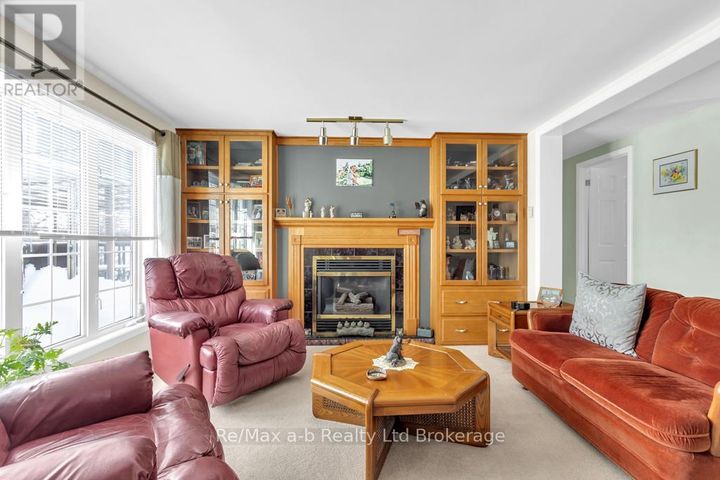 14-jasper-heights-puslinch-morriston-07 at 14 Jasper Heights, Puslinch (Morriston)