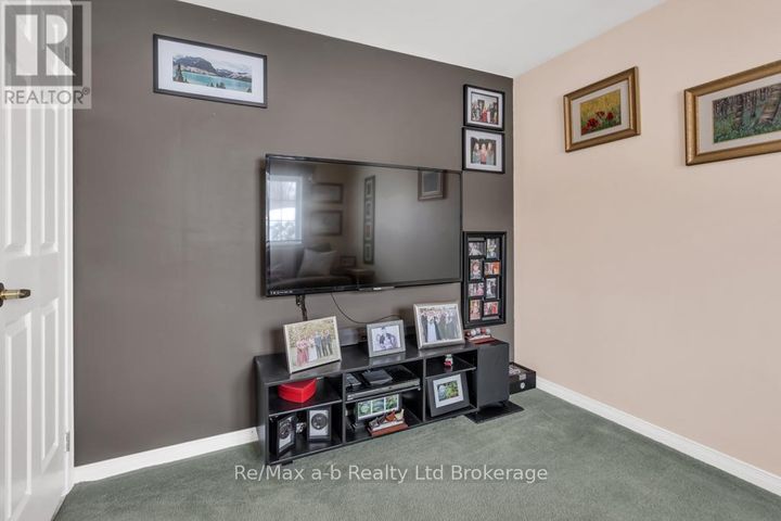 14-jasper-heights-puslinch-morriston-17 at 14 Jasper Heights, Puslinch (Morriston)