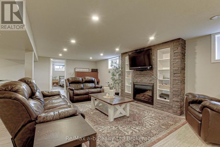 485527-firehall-road-norwich-15 at 485527 Firehall Road, Norwich