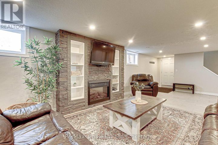 485527-firehall-road-norwich-16 at 485527 Firehall Road, Norwich