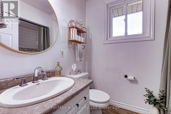 485527-firehall-road-norwich-22 at 485527 Firehall Road, Norwich