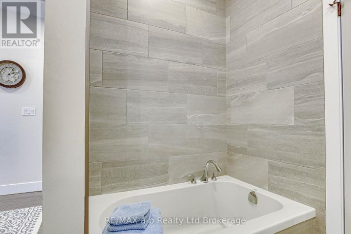 402-12-washington-street-w-norwich-norwich-town-16 at 402 - 12 Washington Street W, Norwich (Norwich Town)