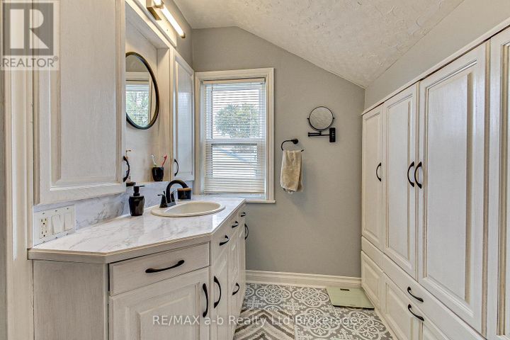 84-baird-street-s-blandford-blenheim-bright-26 at 84 Baird Street S, Innerkip, Woodstock