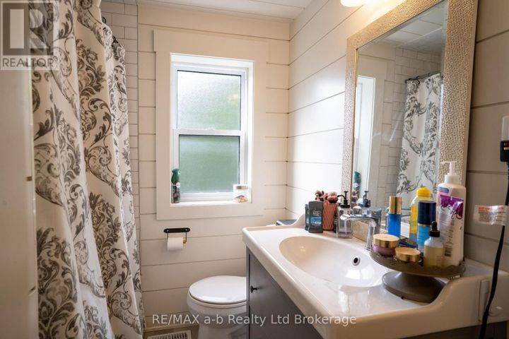 14-old-vienna-road-tillsonburg-16 at 14 Old Vienna Road, Tillsonburg 14-old-vienna-road-tillsonburg-16 at 14 Old Vienna Road, Tillsonburg