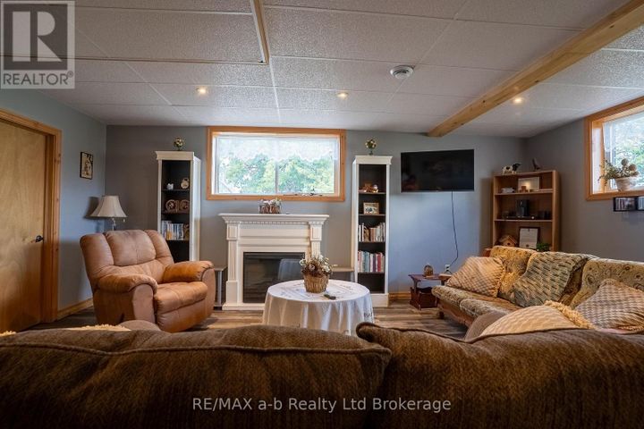 324500-mount-elgin-road-south-west-oxford-24 at 324500 Mount Elgin Road, South-West Oxford