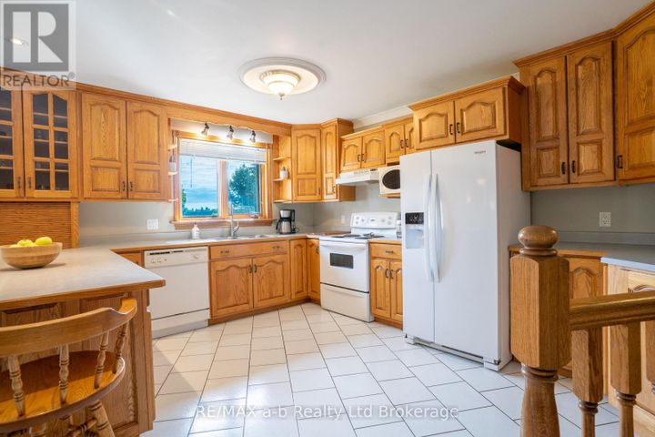 812213-base-line-norwich-hawtrey-13 at 812213 Base Line, Norwich (Hawtrey)