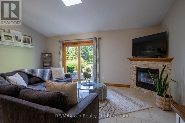 812213-base-line-norwich-hawtrey-18 at 812213 Base Line, Norwich (Hawtrey)