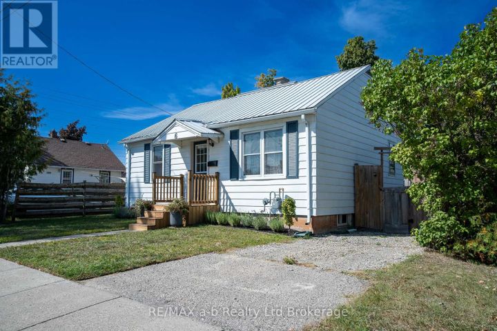 6-rodgers-street-tillsonburg-01 at 6 Rodgers Street, Tillsonburg