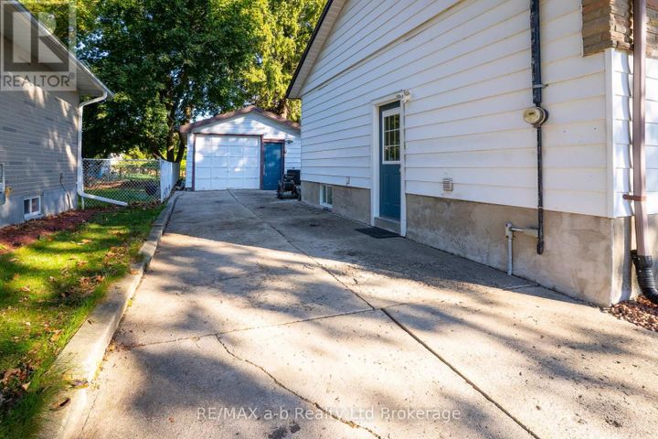 865-alice-street-woodstock-woodstock-south-03 at 865 Alice Street, Woodstock (Woodstock - South)