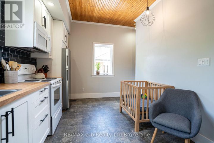 671-henry-street-woodstock-woodstock-south-04 at 671 Henry Street, Woodstock (Woodstock - South)