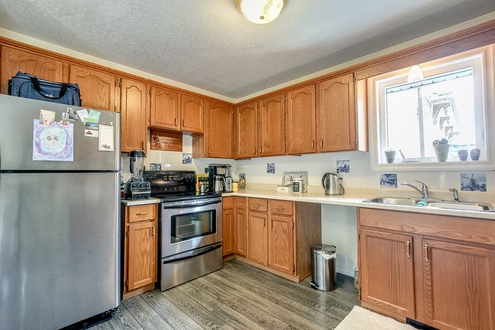 img_5702-img_5707 at 25 Main Street, Norwich (Norwich Town)