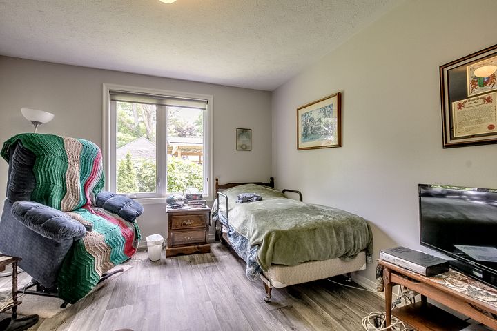 img_5732-img_5737 at 25 Main Street, Norwich (Norwich Town)