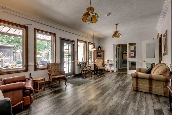 img_5798-img_5803 at 25 Main Street, Norwich (Norwich Town)