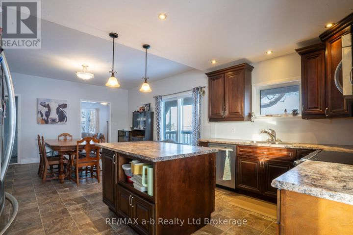 312895-dereham-line-south-west-oxford-dereham-centre-06 at 312895 Dereham Line, South-West Oxford (Dereham Centre)