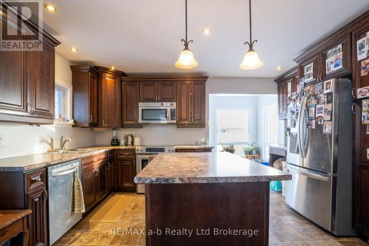 312895-dereham-line-south-west-oxford-dereham-centre-07 at 312895 Dereham Line, South-West Oxford (Dereham Centre)