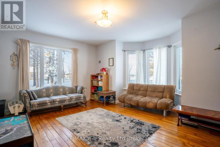 312895-dereham-line-south-west-oxford-dereham-centre-09 at 312895 Dereham Line, South-West Oxford (Dereham Centre)