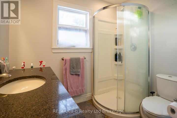 312895-dereham-line-south-west-oxford-dereham-centre-20 at 312895 Dereham Line, South-West Oxford (Dereham Centre)