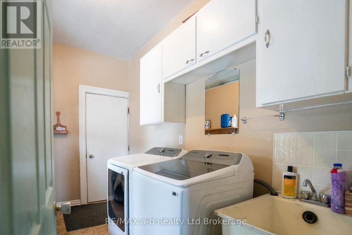 405094-beaconsfield-road-rural-norwich-norwich-20 at 405094 Beaconsfield Road, Rural Norwich, Norwich