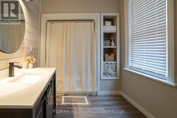 405094-beaconsfield-road-rural-norwich-norwich-21 at 405094 Beaconsfield Road, Rural Norwich, Norwich