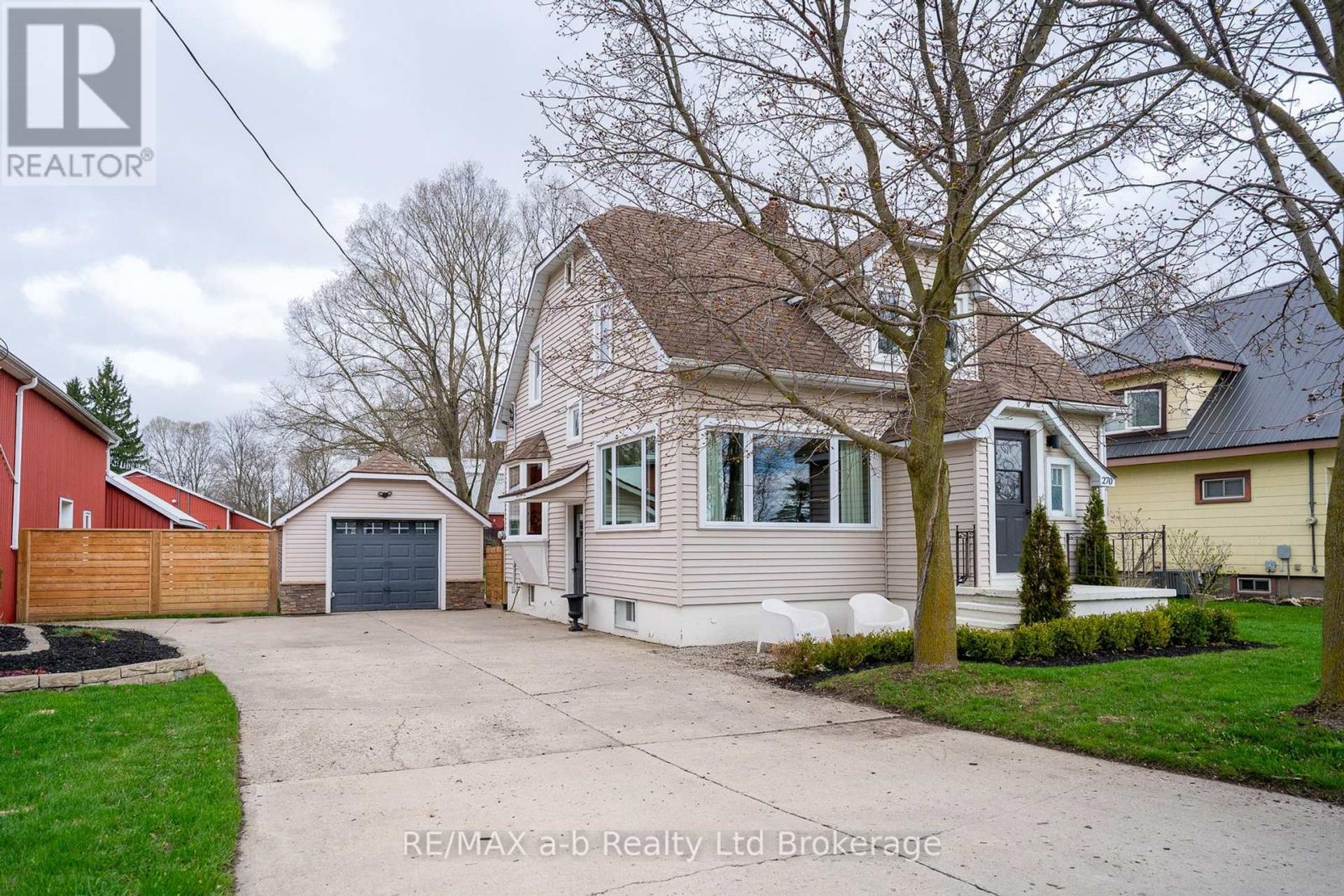 270 E Main Street, Otterville, Norwich 