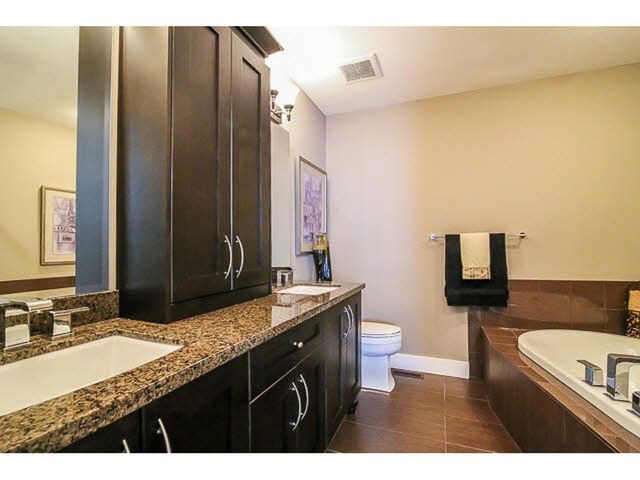 40d7b6a1aa99f8311872d802b8021757 at 2453 163rd Street, South Surrey White Rock