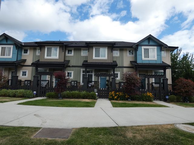 p1000915 at 20409 82nd Avenue, Langley