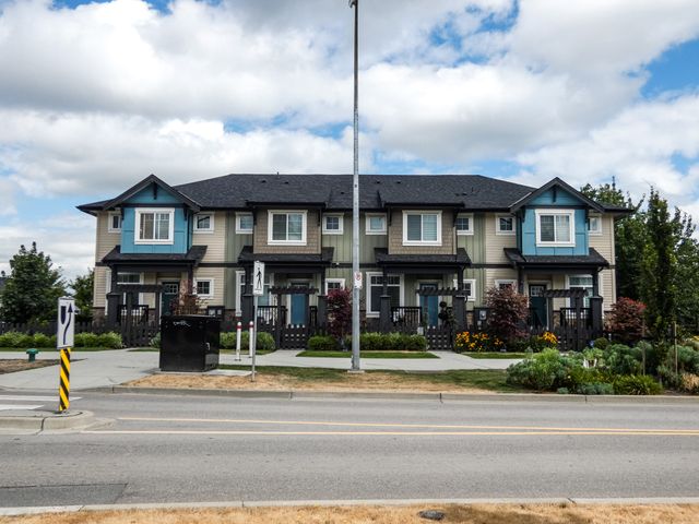 p1000924 at 20409 82nd Avenue, Langley