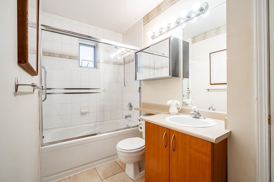 155-e-3rd-street-lower-lonsdale-north-vancouver-16 at 404 - 155 E 3rd Street, Lower Lonsdale, North Vancouver