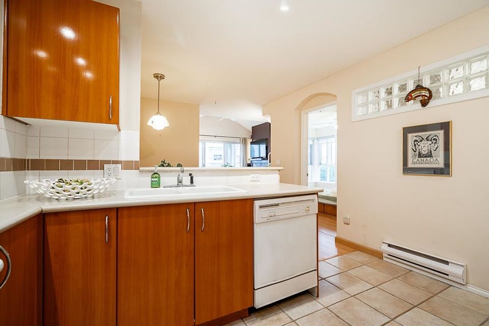 155-e-3rd-street-lower-lonsdale-north-vancouver-25 at 404 - 155 E 3rd Street, Lower Lonsdale, North Vancouver