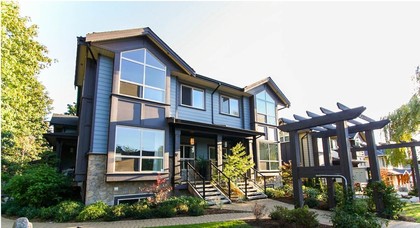 Exterior at 2 - 645 West 14th Street, Hamilton, North Vancouver