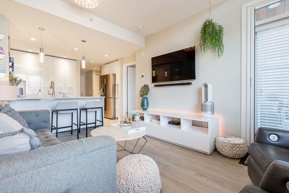 719-w-3rd-street-harbourside-north-vancouver-08 at 606 - 719 W 3rd Street, Harbourside, North Vancouver