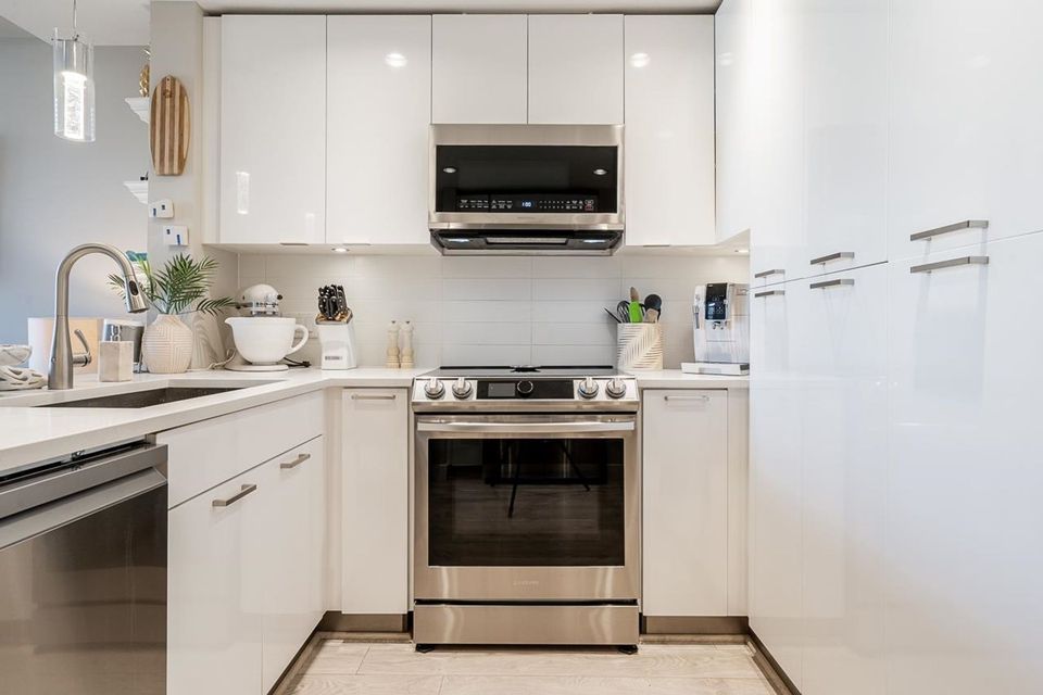 719-w-3rd-street-harbourside-north-vancouver-09 at 606 - 719 W 3rd Street, Harbourside, North Vancouver