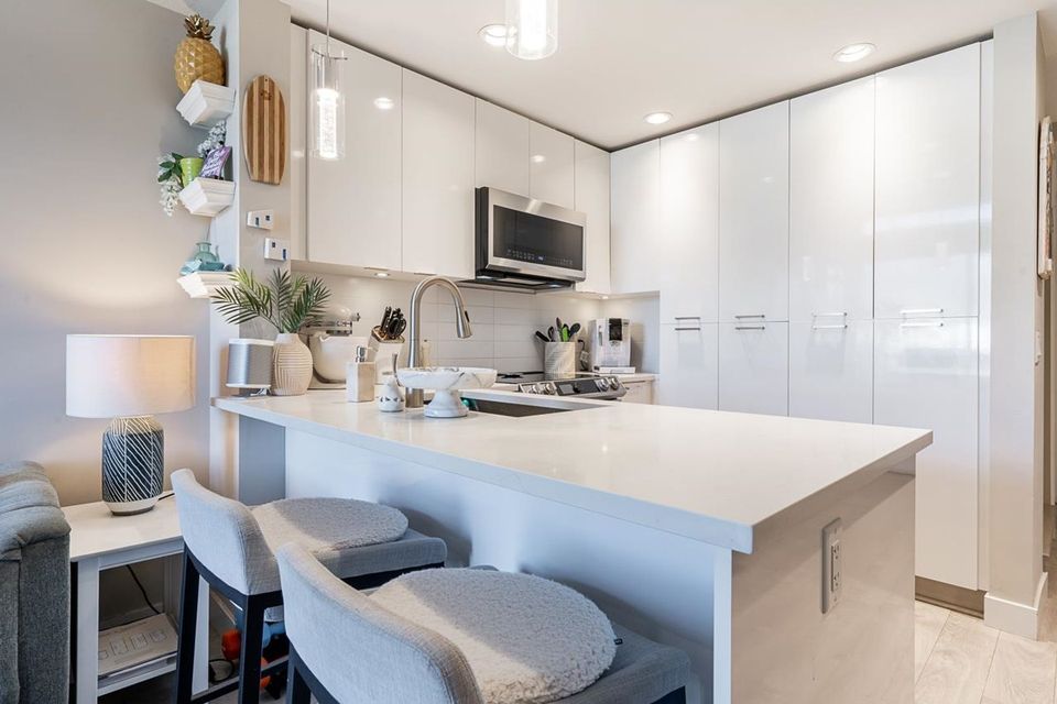 719-w-3rd-street-harbourside-north-vancouver-12 at 606 - 719 W 3rd Street, Harbourside, North Vancouver