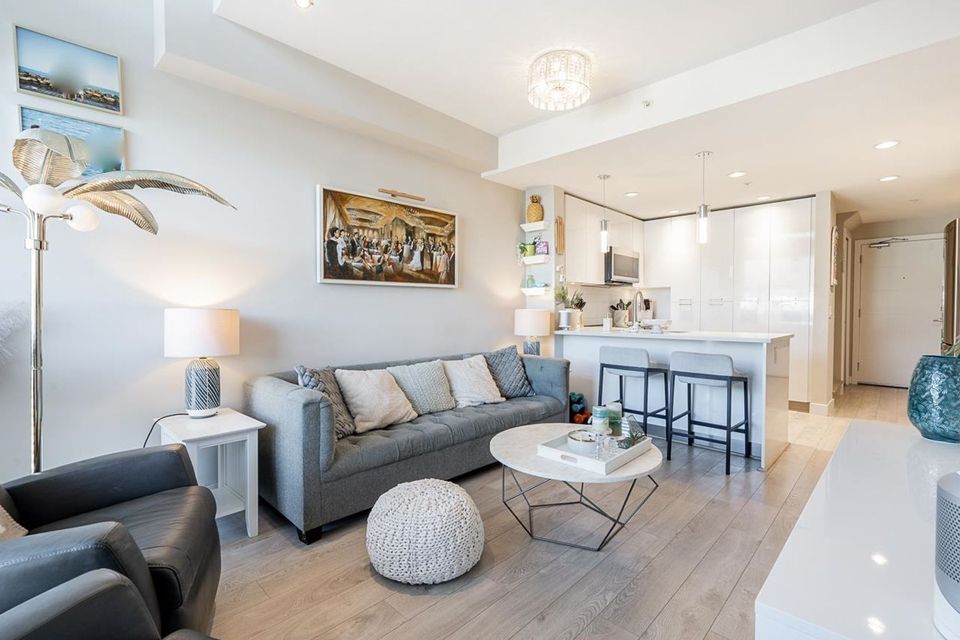 719-w-3rd-street-harbourside-north-vancouver-13 at 606 - 719 W 3rd Street, Harbourside, North Vancouver