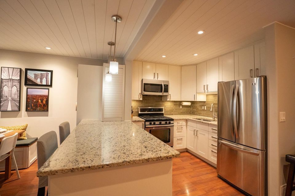 1930-cedar-village-crescent-westlynn-north-vancouver-02 at 53 - 1930 Cedar Village Crescent, Westlynn, North Vancouver